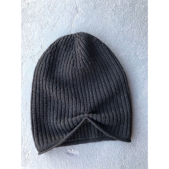 lululemon athletica Accessories - Lululemon 100% Wool Slouchy Beanie